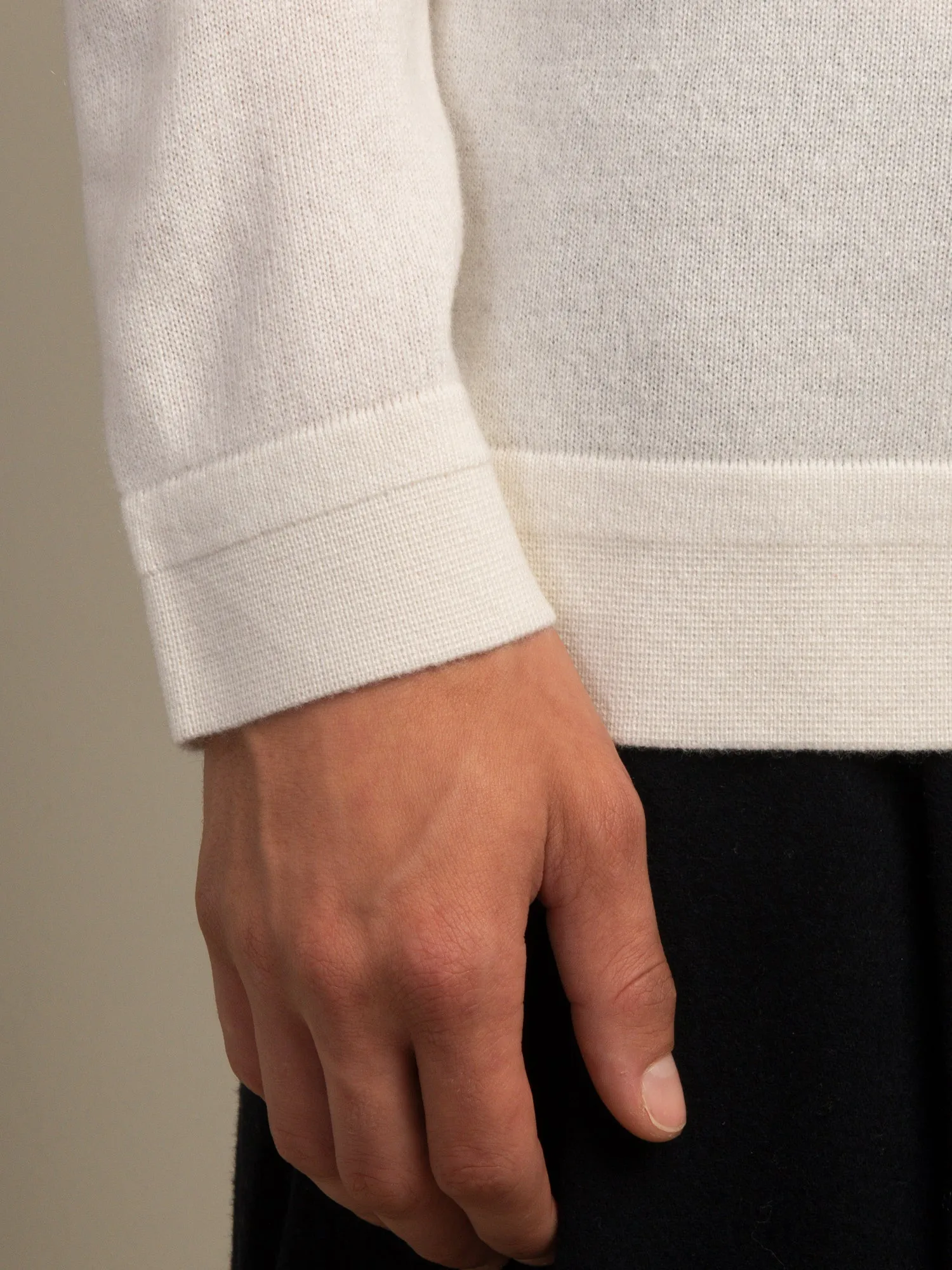 Men V Neck Sweater_Vintage White