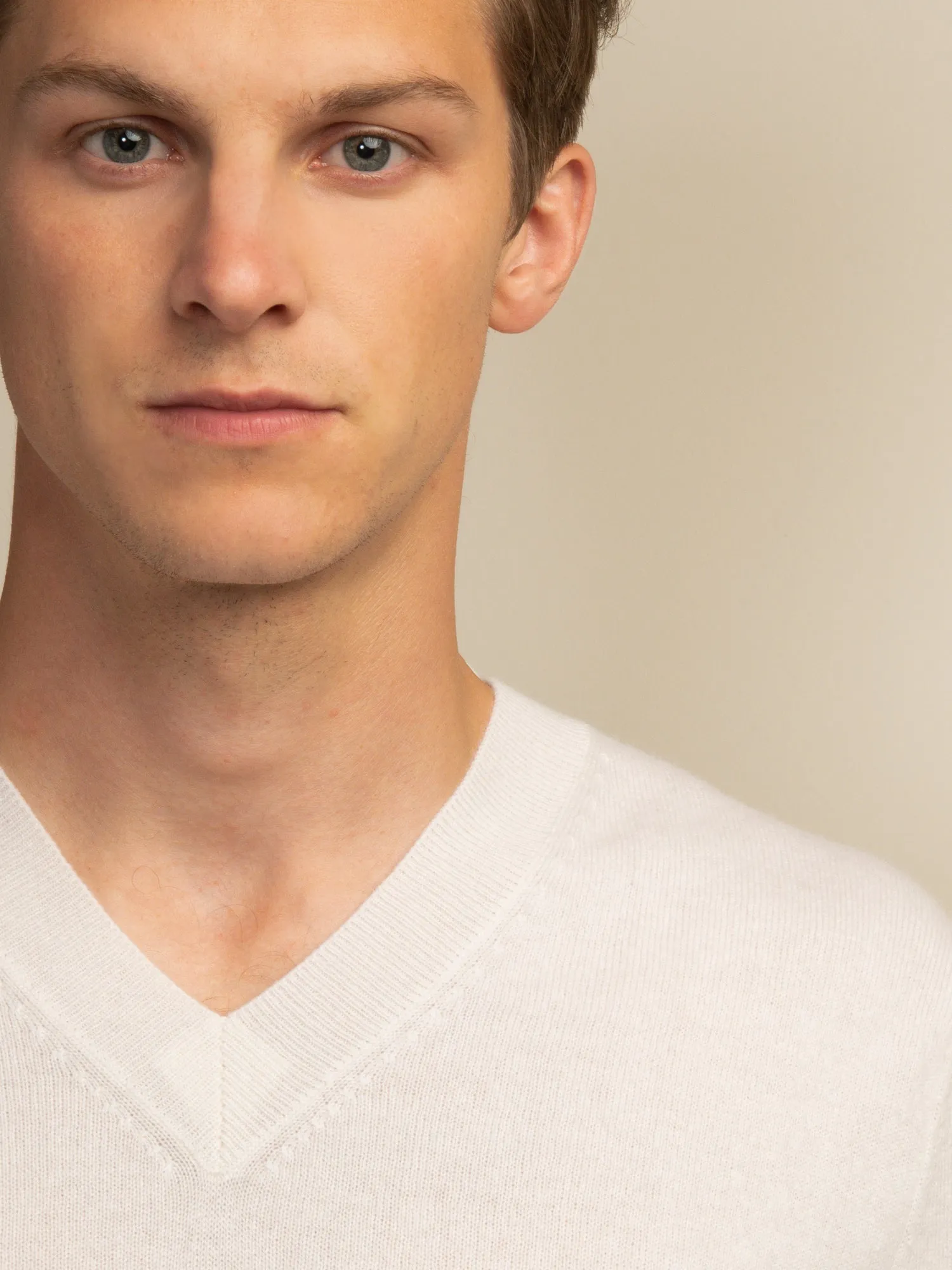 Men V Neck Sweater_Vintage White