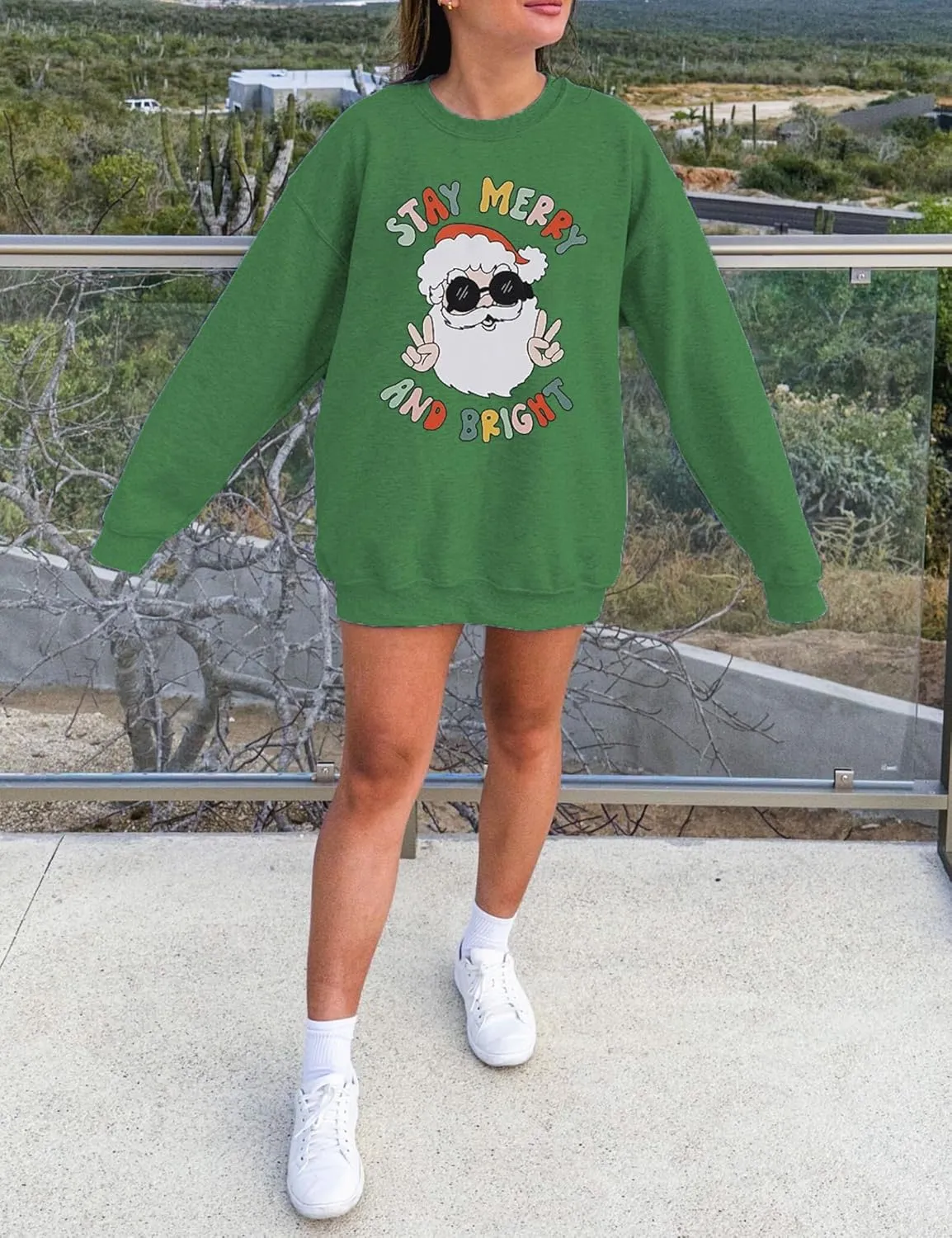 Women Christmas Sweatshirt Stay Merry and Bright Shirts Retro Santa Graphic Long Sleeve Crewneck Pullover Xmas Oversize Tops